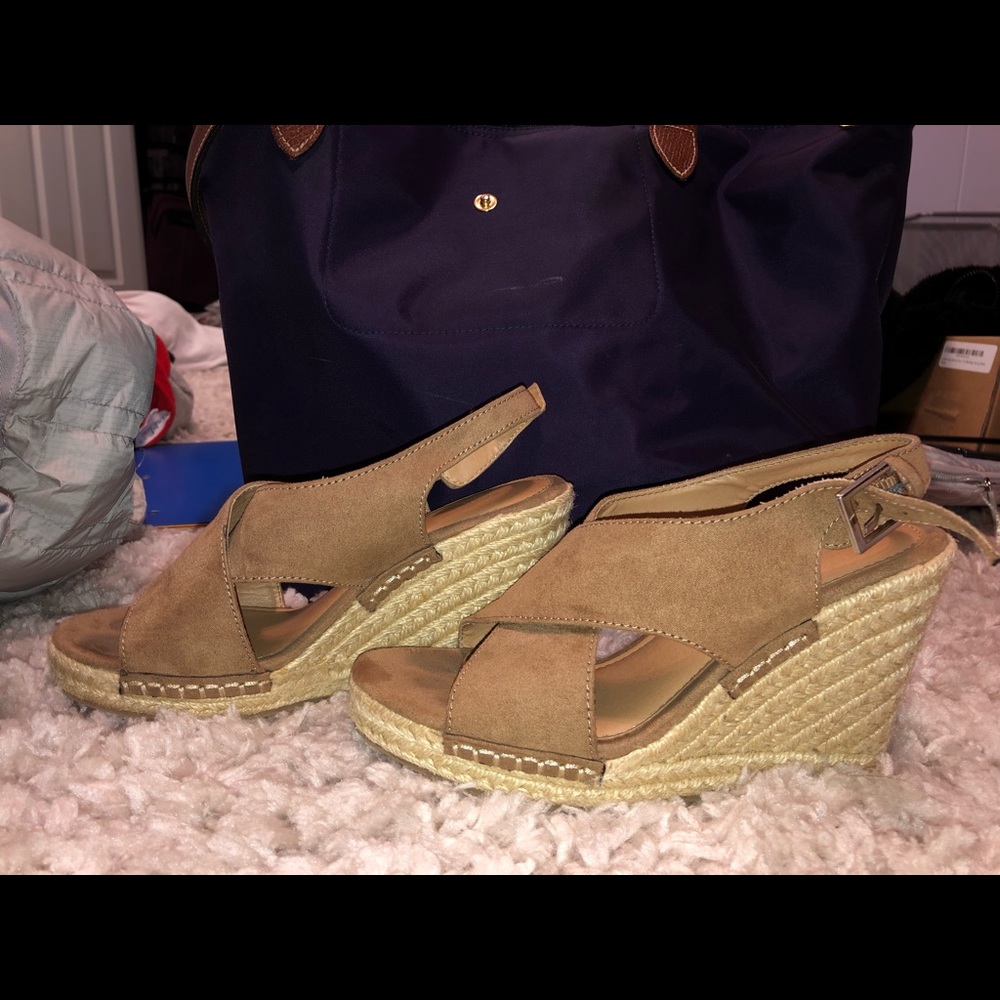 Apt. 9 Wedges Size 6.5